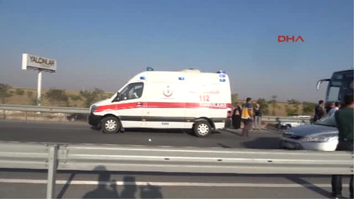 Konya Kamyon Otobüse Çarptı: 3 Kurbanlık Telef Oldu, 6 Kişi Yaralandı