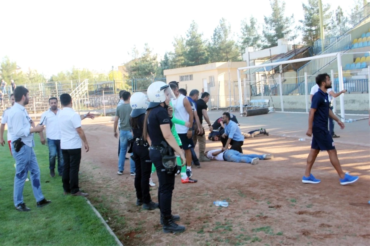 Kupa Maçında Olaylar Çıktı, Emniyet Müdürü Yaralandı