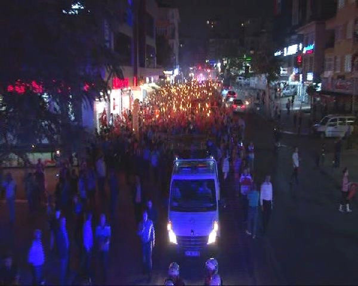 Maltepe\'de 30 Ağustos Fener Alayı