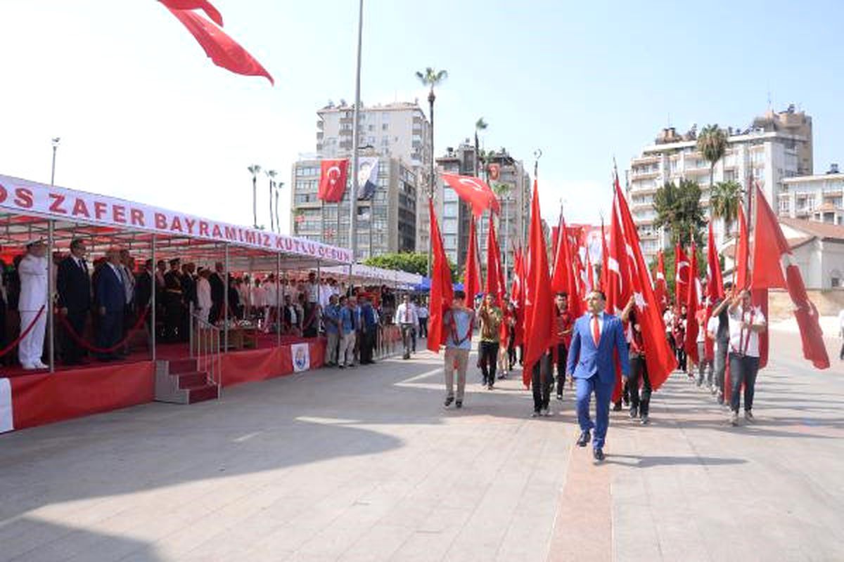 Mersin\'de 30 Ağustos Coşkuyla Kutlandı