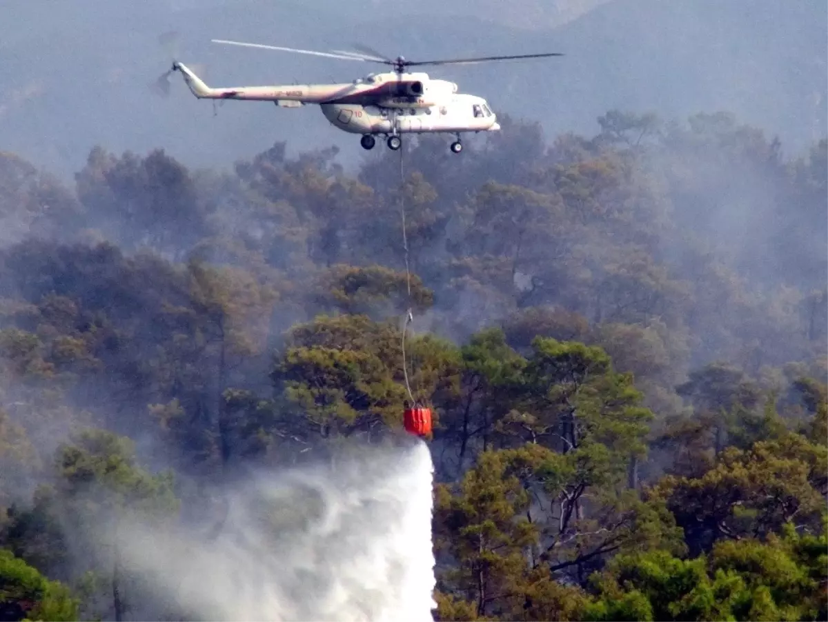 Milas\'ta Görevli Helikopter Gürcistan\'daki Yangına Destek İçin Havalandı