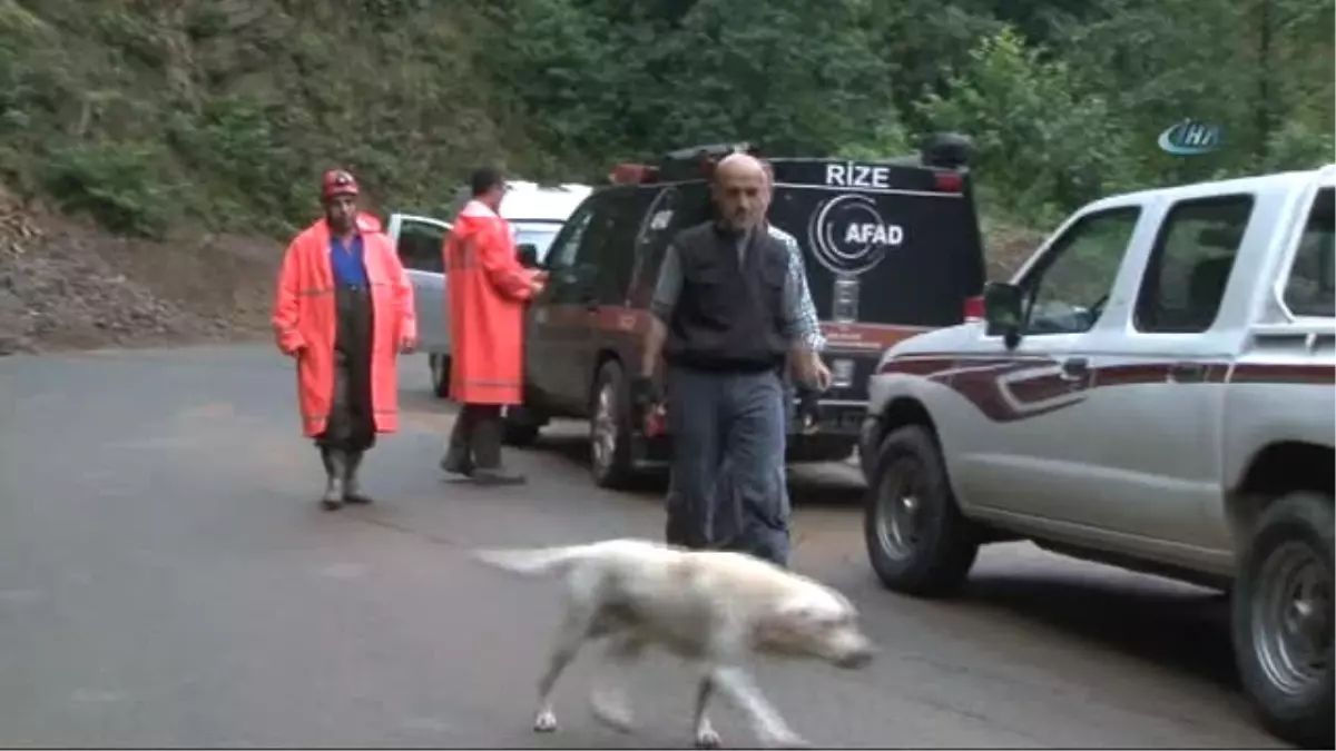 Selde Kaybolan Vatandaş İçin Köpekle Arama Yapıldı