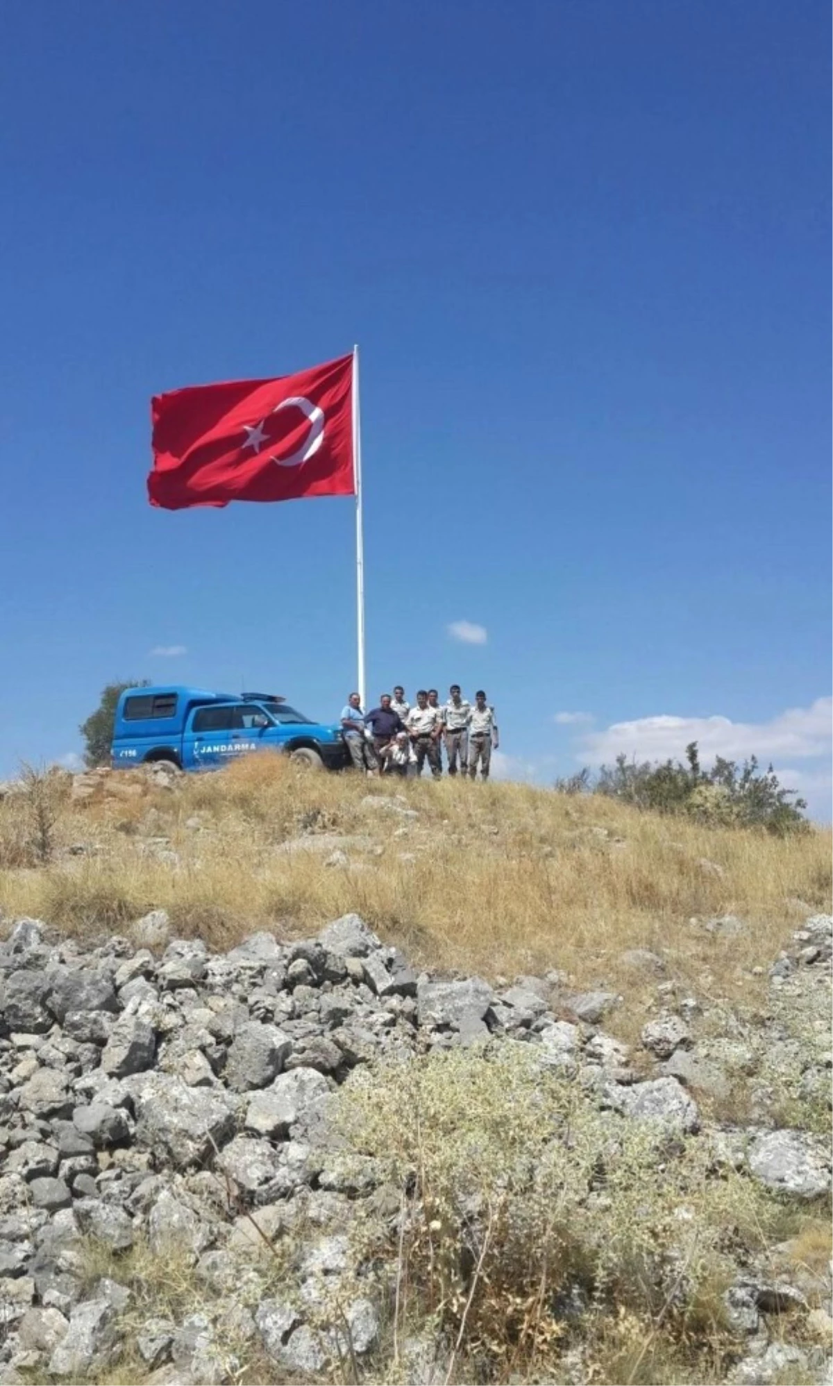 Seydişehir\'de Yüksek Kayalığa Türk Bayrağı Dikildi