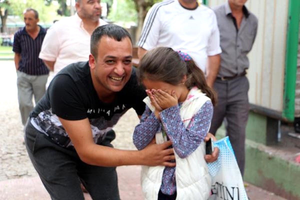 Şüpheli Çantanın Patlatılma Anı Küçük Kızı Korkuttu