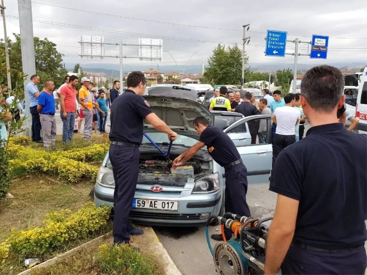 Tokat\'ta İki Ayrı Trafik Kazası: 10 Yaralı