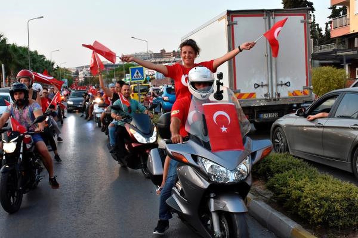 10riders Motosiklet Spor Klübü Derneği\'nden Zafer Bayramı Korteji