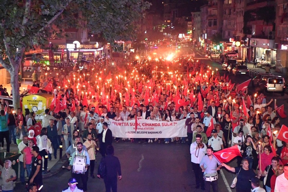 30 Ağustos Coşkusu Maltepe\'yi Sardı