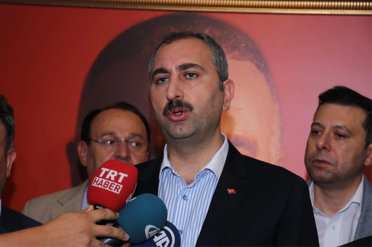 Adalet Bakanı Gül\'den İzmir\'deki Patlamaya İlişkin Açıklama