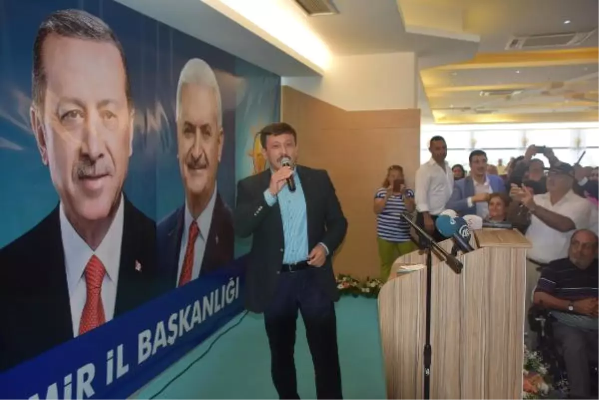 AK Parti İzmir İl Örgütü\'nde Bayramlaşma Buluşması