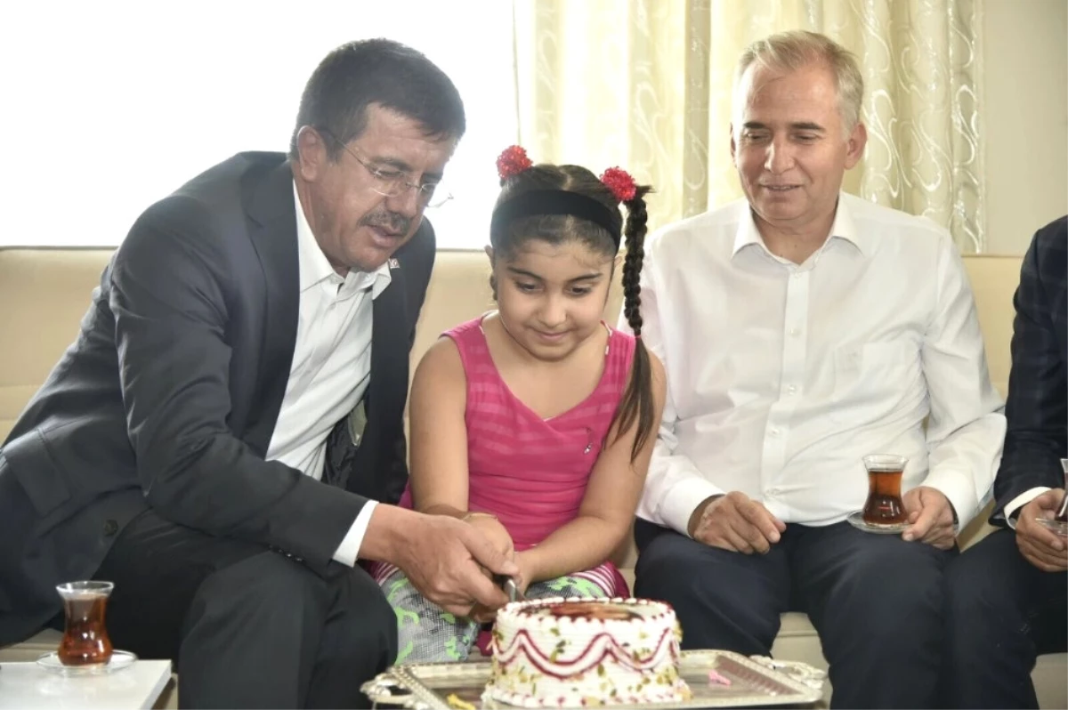 Bakan Zeybekci\'den Şehit Kızına Doğum Günü Sürprizi