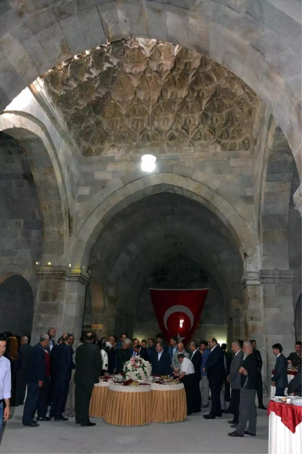 Başbakan Yardımcısı Akdağ, Medresede Bayramlaşmaya Katıldı