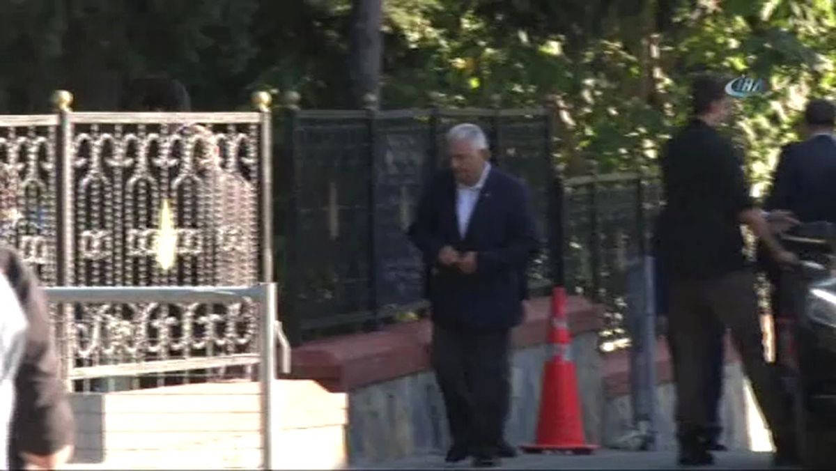 Başbakan Yıldırım\'dan 15 Temmuz Şehitler Makamı ve Mezarlık Ziyareti