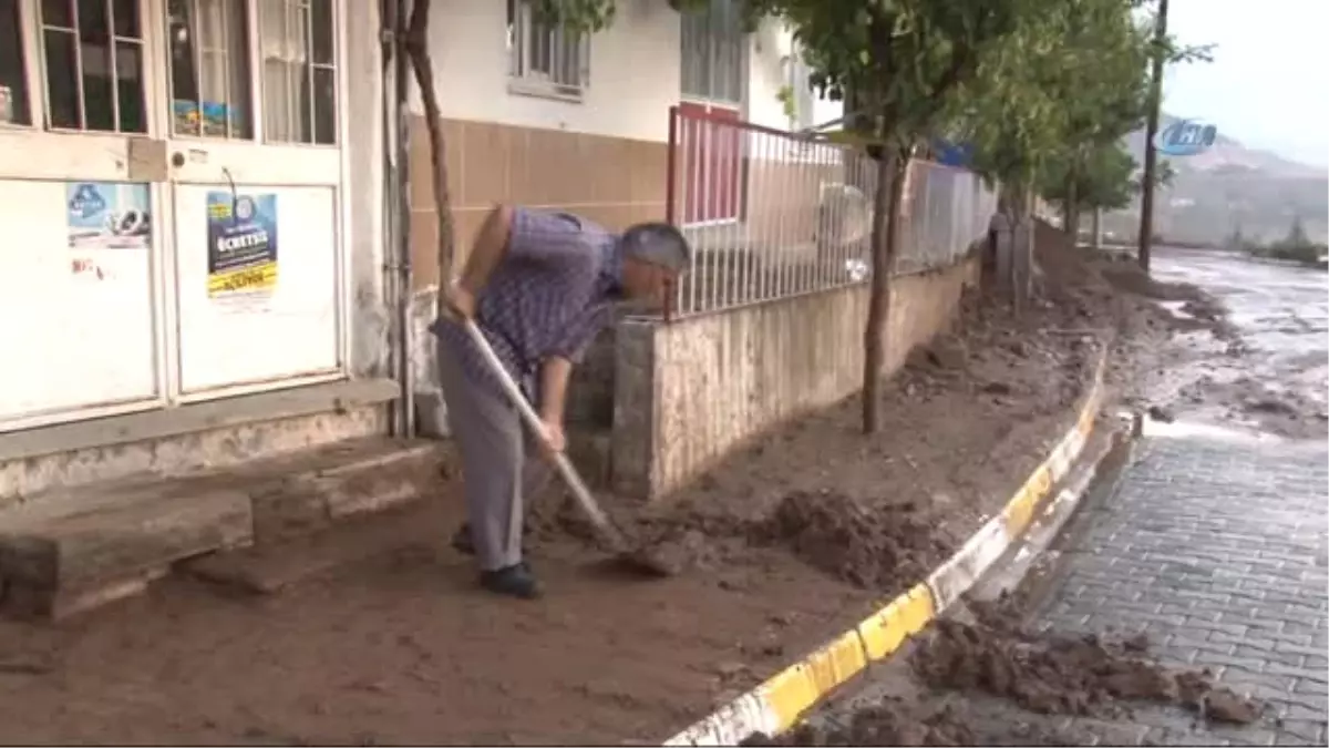 Denizli\'de Afetzedeler Gözyaşları İçerisinde O Anları Anlattı