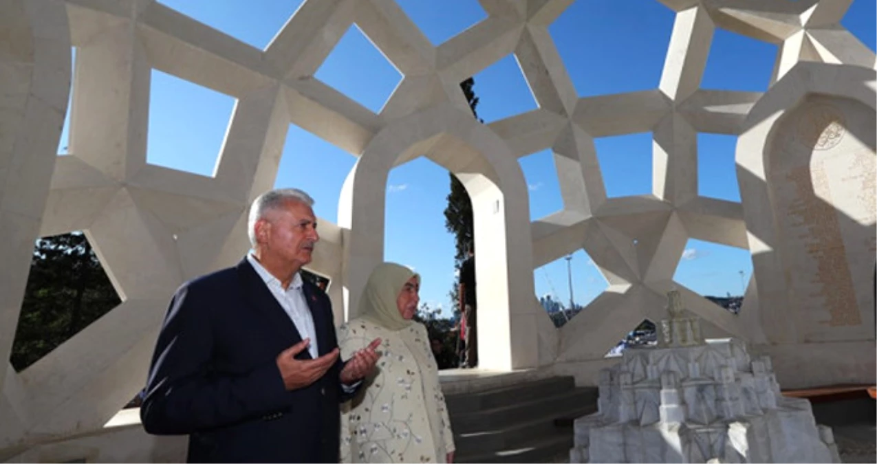 Başbakan Yıldırım 15 Temmuz Şehitler Makamı\'nı Ziyaret Etti