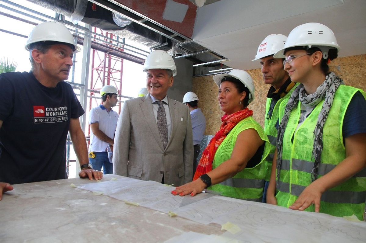 Ege\'nin Kültürel Zenginliği Duvarlara Aktarılıyor