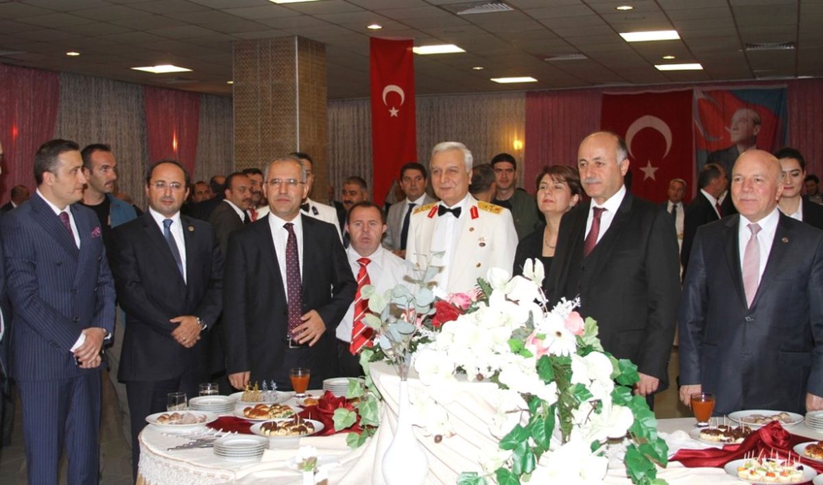 Erzurum\'da 30 Ağustos Resepsiyonu