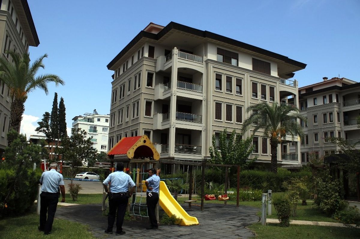 Evdeki Tüpgaz Sızıntısı Paniğe Sebep Oldu, İtfaiyeci Tuvalet Penceresinden İçeri Girdi