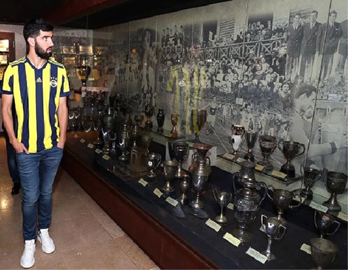 Fenerbahçe\'nin Yeni Transferi Neto: "Çok Büyük Bir Kulüpteyim"