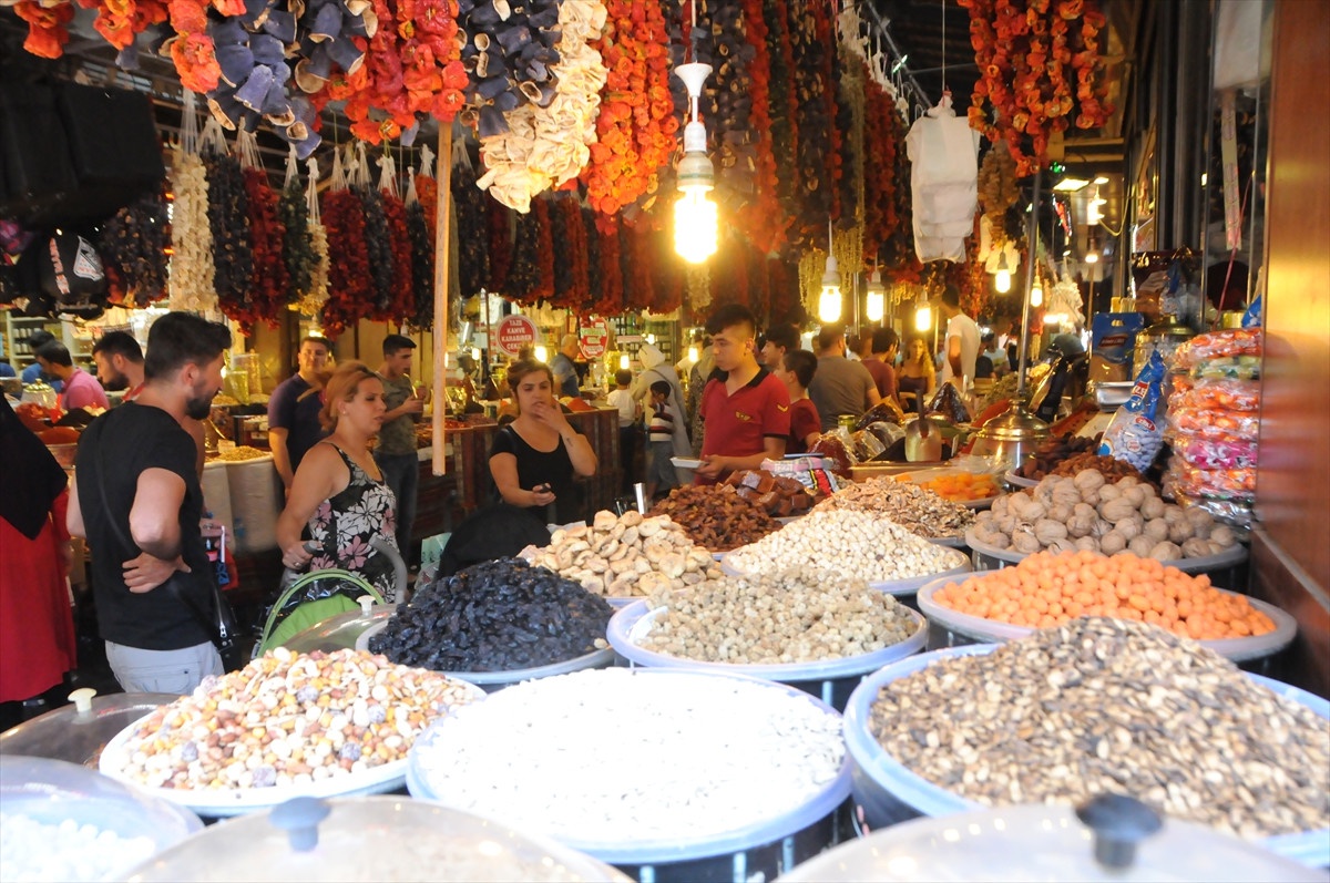 Gaziantep\'te Çarşıda Bayram Yoğunluğu