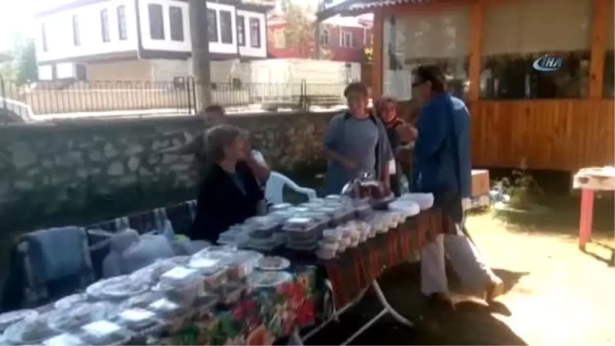 Girişimci Kadınlar, İhtiyaç Sahipleri İçin Kermes Düzenledi