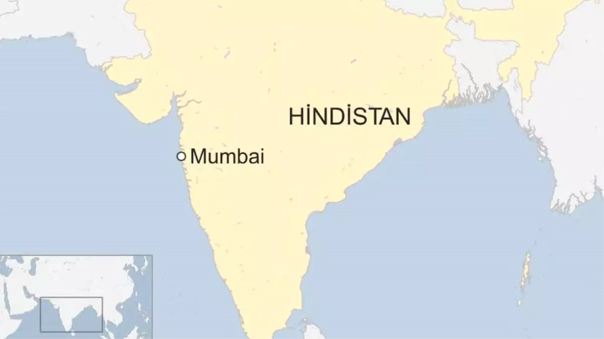 Hindistan\'ın Mumbai Kentinde Bina Çöktü