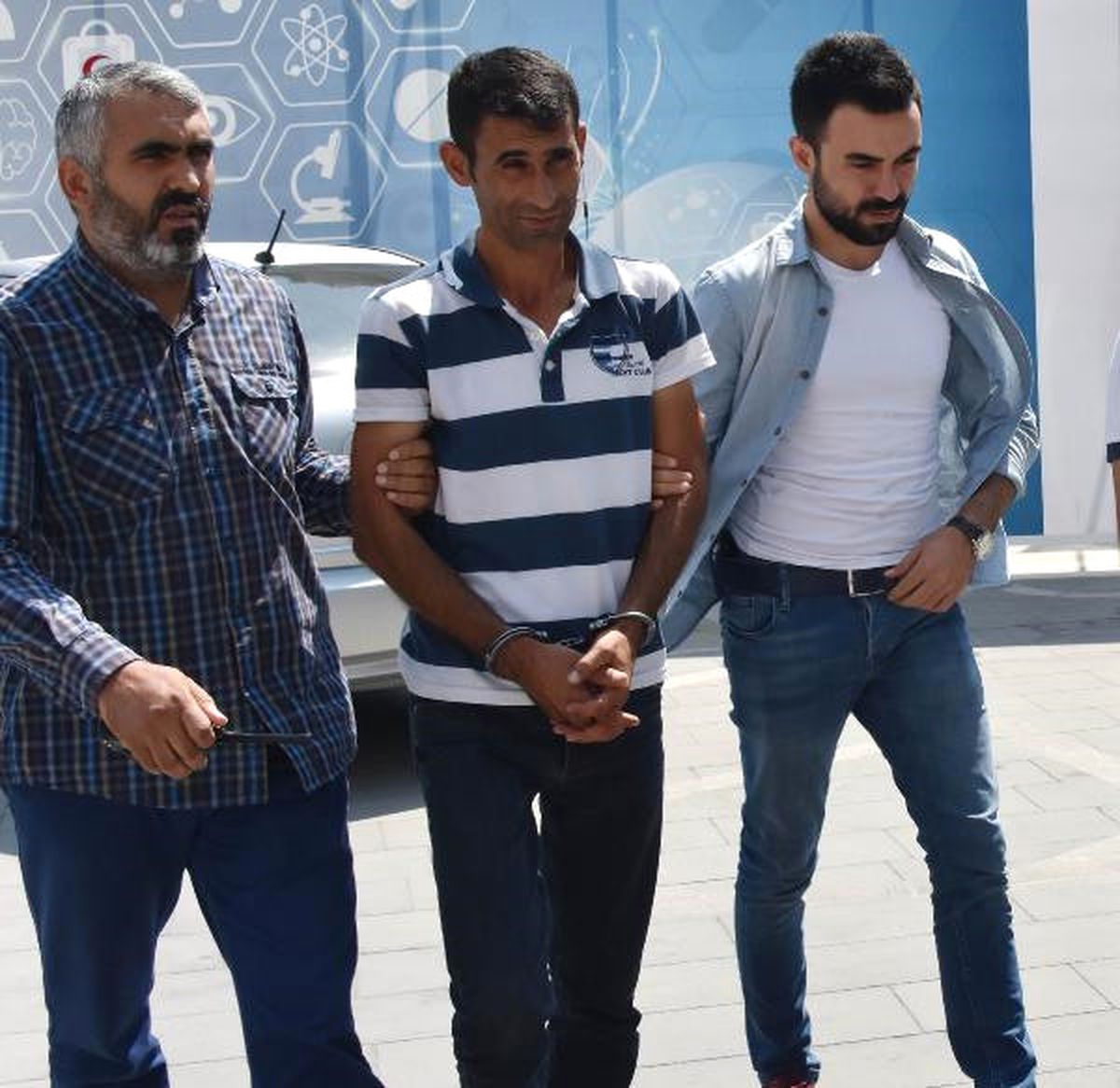 İki Kişiyi Korkutmak İsterken Vurmuş
