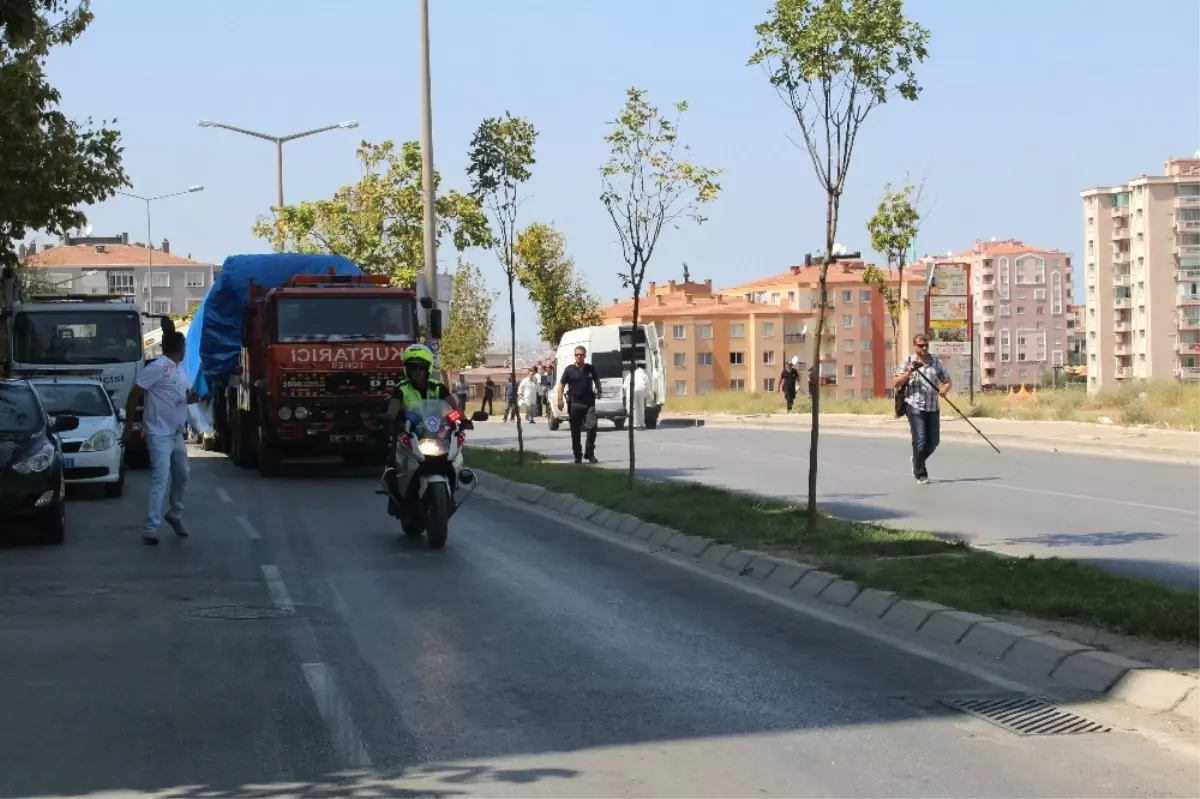 İzmir\'deki Patlamanın Hedefi Olan Otobüs Kaldırıldı