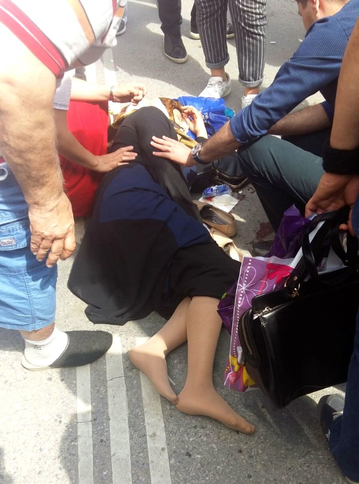 Kaçak Boğa, Genç Kadını Hastanelik Etti