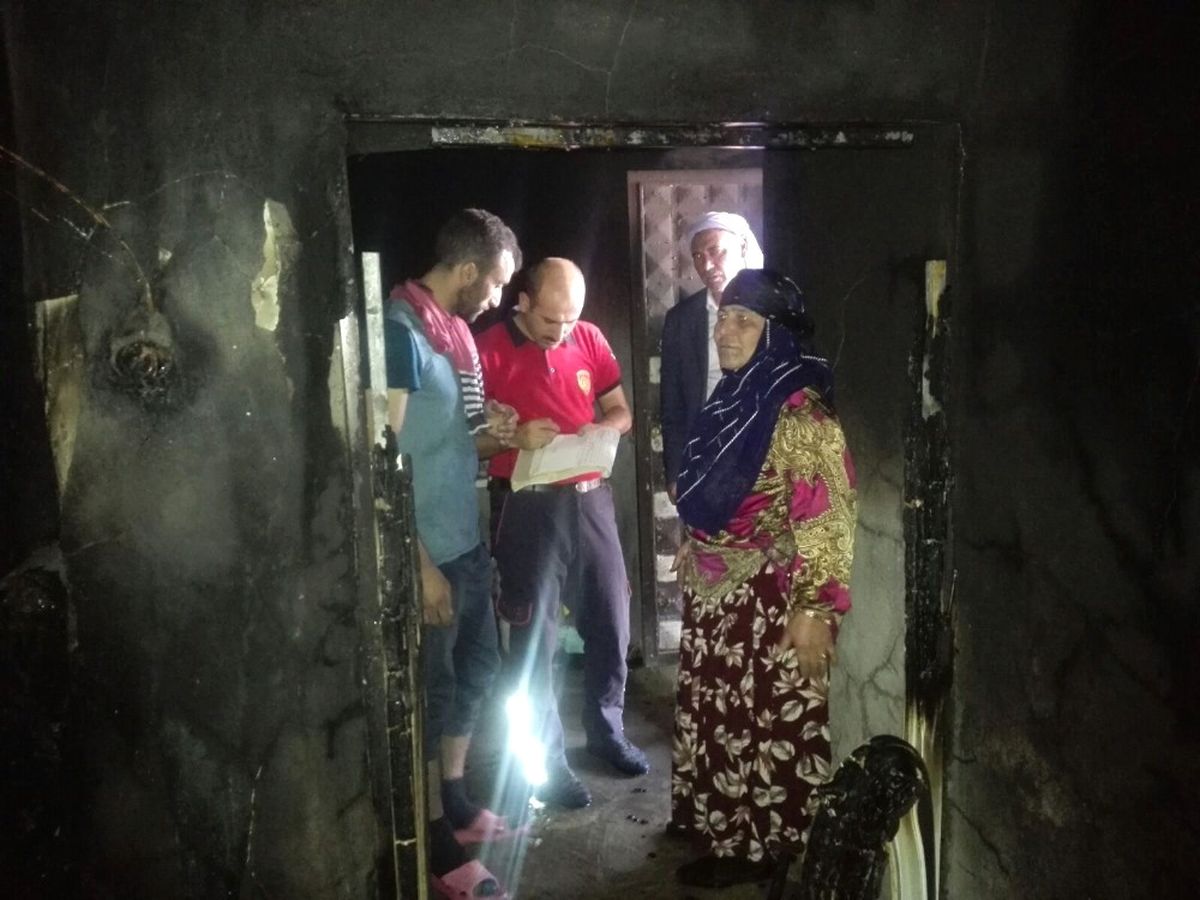 Kırsal Mahallede Yanan Ev Küle Döndü