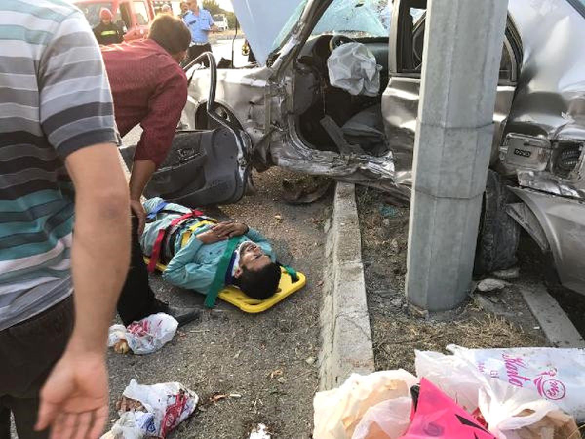 Konya\'da İki Otomobil Çarpıştı: 8 Yaralı