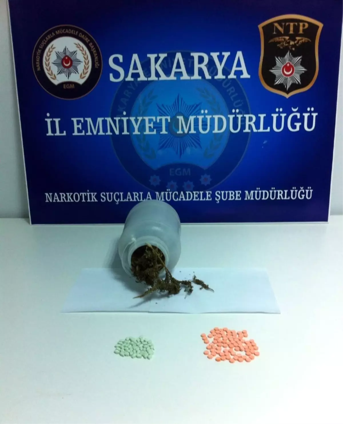 Sakarya\'da 11 Uyuşturucu Satıcısı Gözaltına Alındı