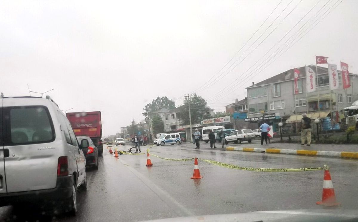 Tırın Çarptığı Bisikletli Hayatını Kaybetti