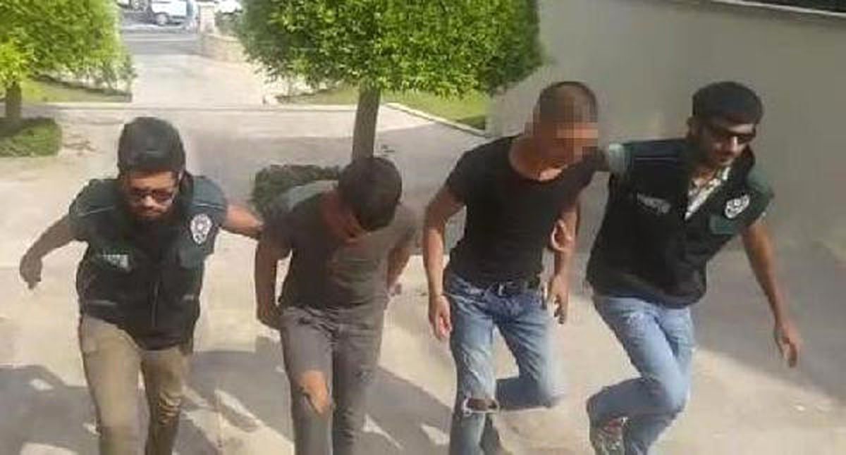 Turistlere Uyuşturucu Sattığı İddia Edilen 2 Garsona Gözaltı