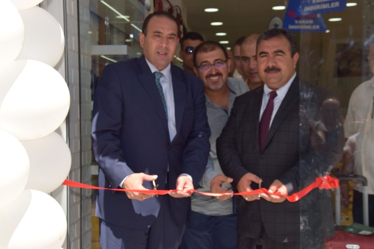 Sabah Geçilecek)viranşehir\'de Çiftçi ve Ateş İş Yeri Açılışına Katıldı