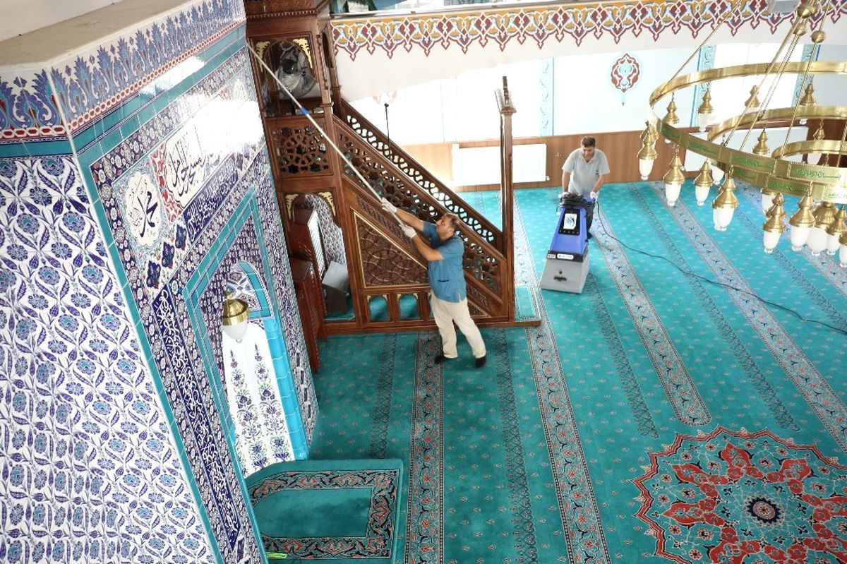 Yunusemre\'de Camiler Bayrama Hazır