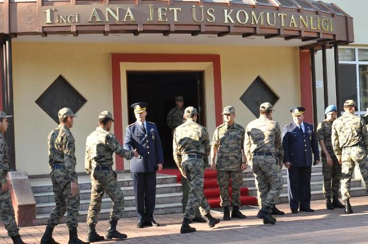 1\'inci Ana Jet Üs Komutanlığı\'nda Bayramlaşma