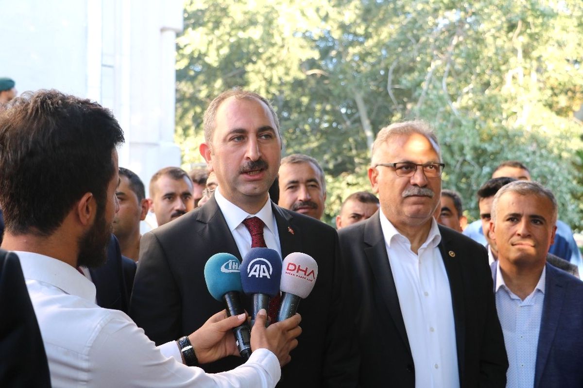 Adalet Bakanı Gül\'den Sert Bayram Mesajı
