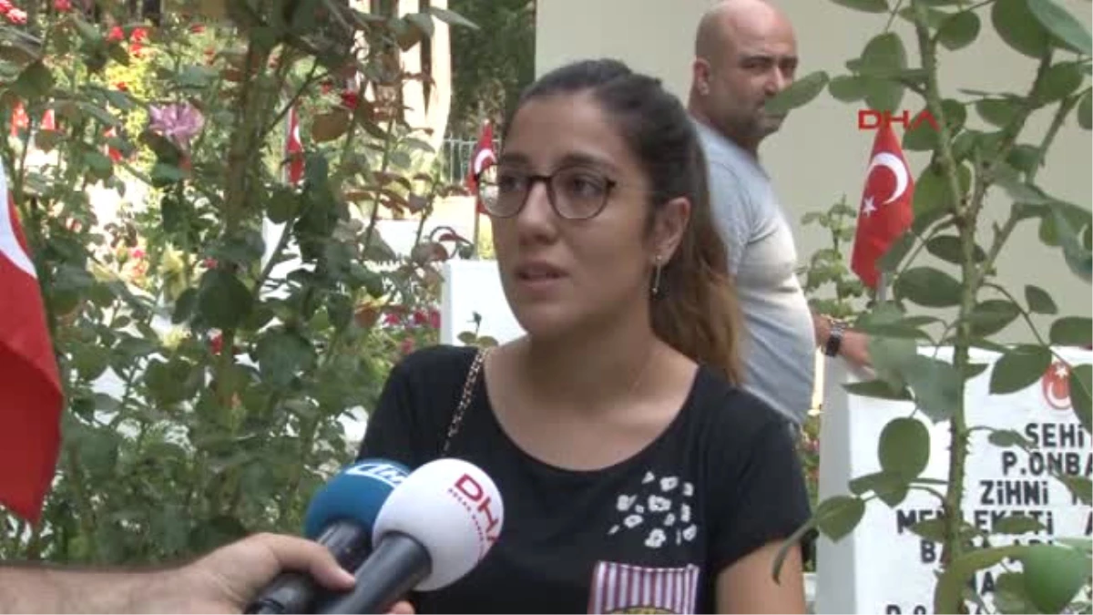 Adana Şehit Kızı 2.5 Yaşındayken Kaybettiği Babasının Mezarında Gözyaşı Döktü