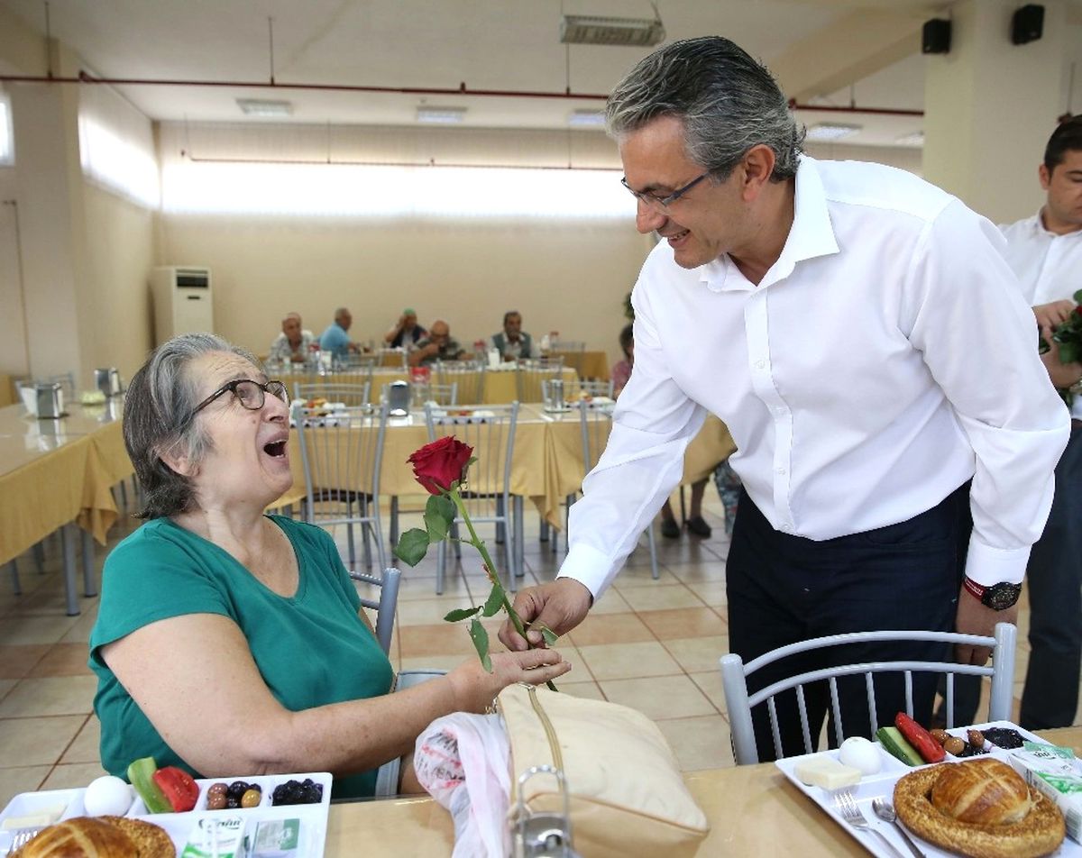Akpınar, Huzurevini Ziyaret Etti