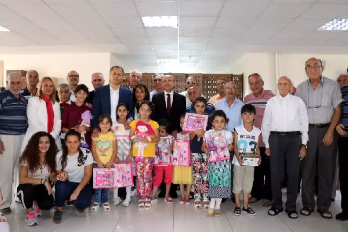 Başbakan Yardımcısı Şimşek, Gaziantep\'te Bayram Namazı Kıldı (2)