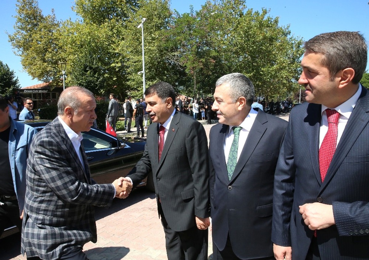 Cumhurbaşkanı Recep Tayyip Erdoğan Cuma Namazını Orman Bölge Müdürlüğü Camii\'nde Kıldı