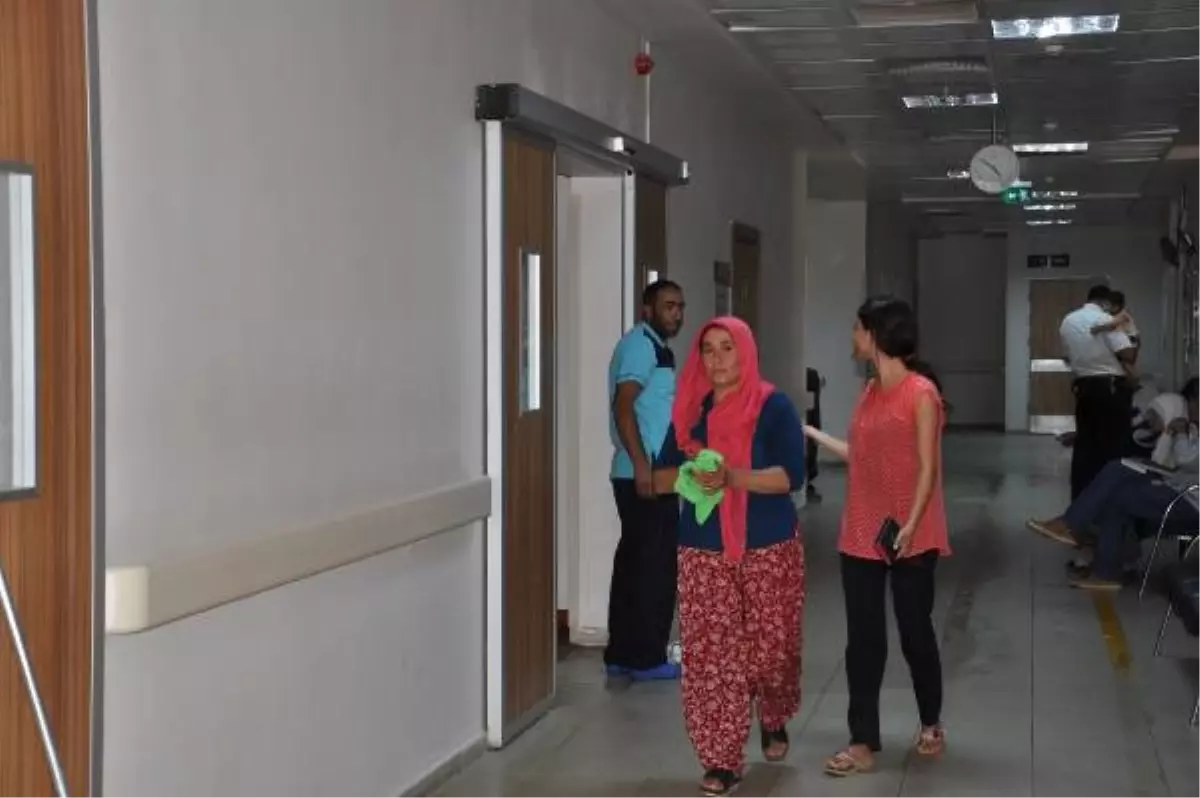 Gaziantep\'te, Acemi Kasaplar Kendilerini Yaraladı