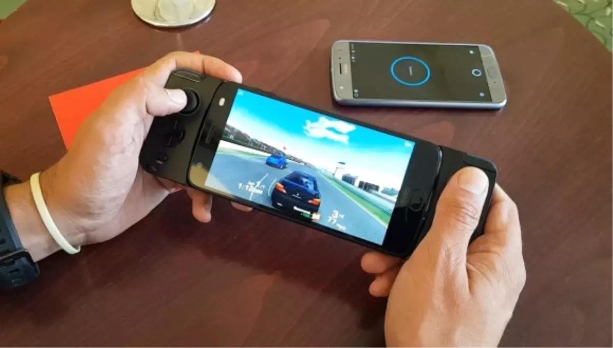 Motomod Gamepad ile Oyun Heyecanı!