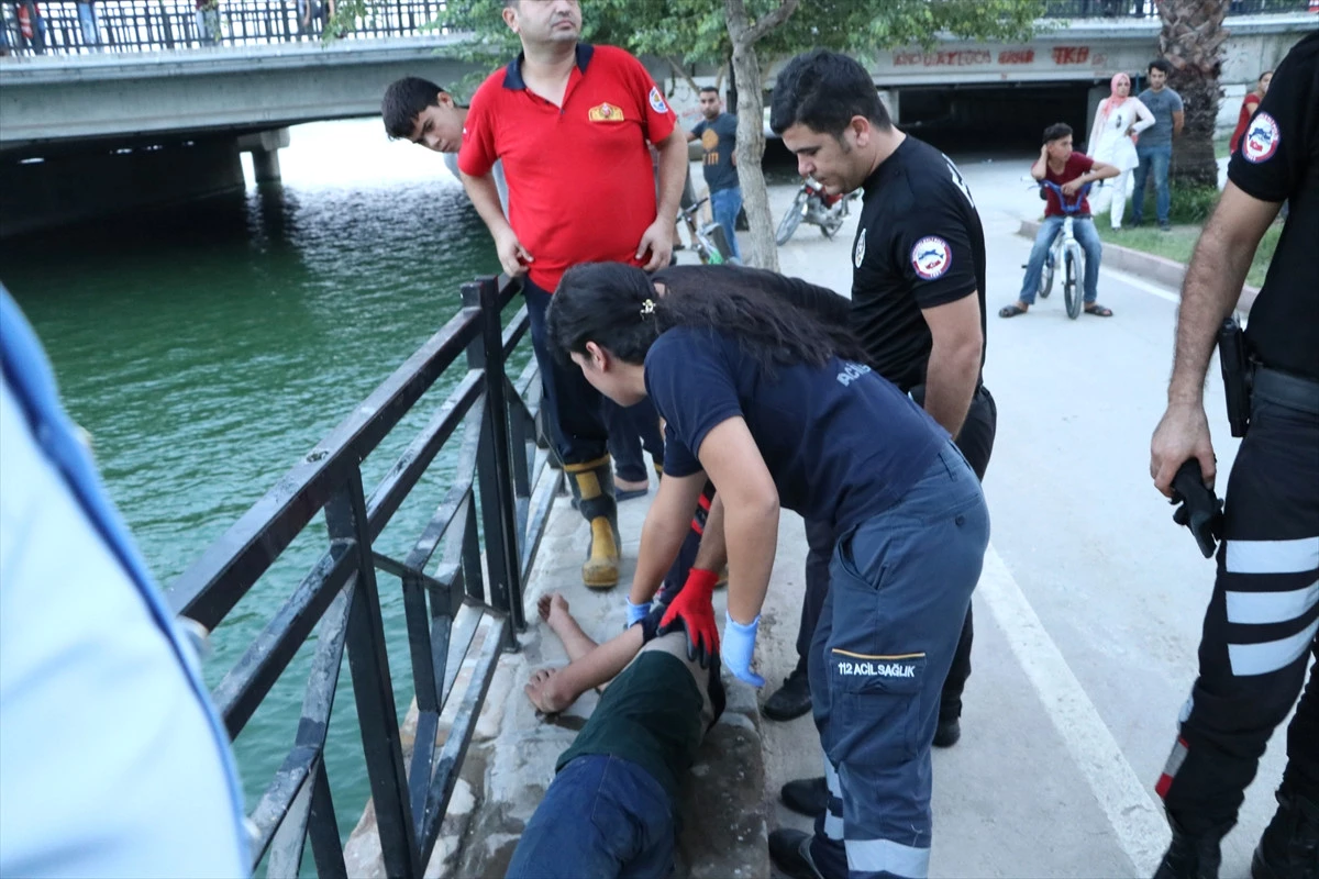 Nehre Düşen Kişiyi Vatandaşlar Kurtardı