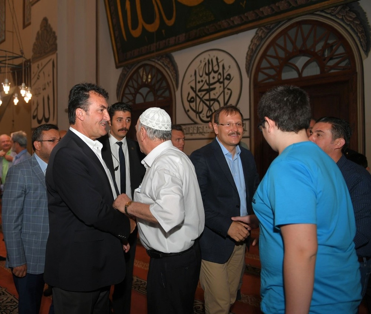 Osmangazi Belediye Başkanı Dündar Vatandaşlarla Bayramlaştı