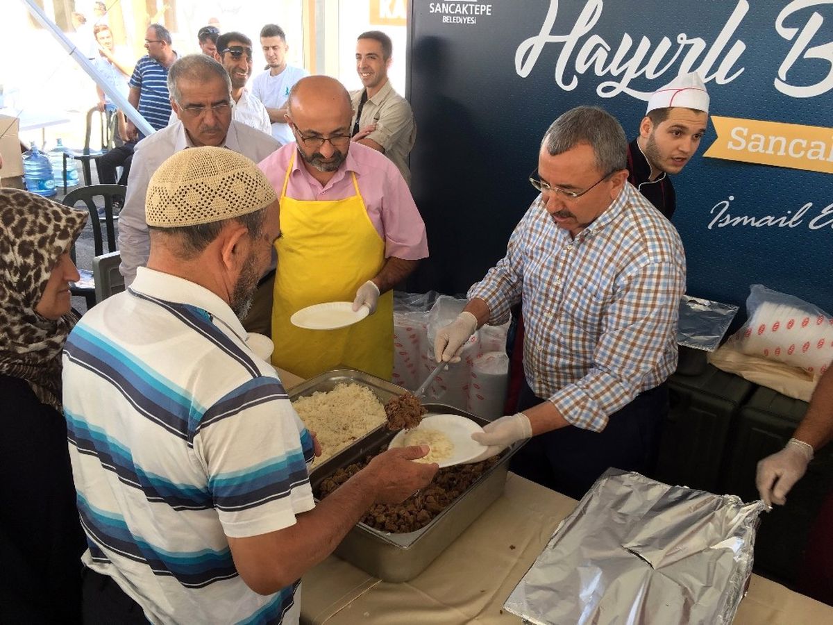Sancaktepeliler Kurbanlarını Sağlıklı Ortamda Kesiyor