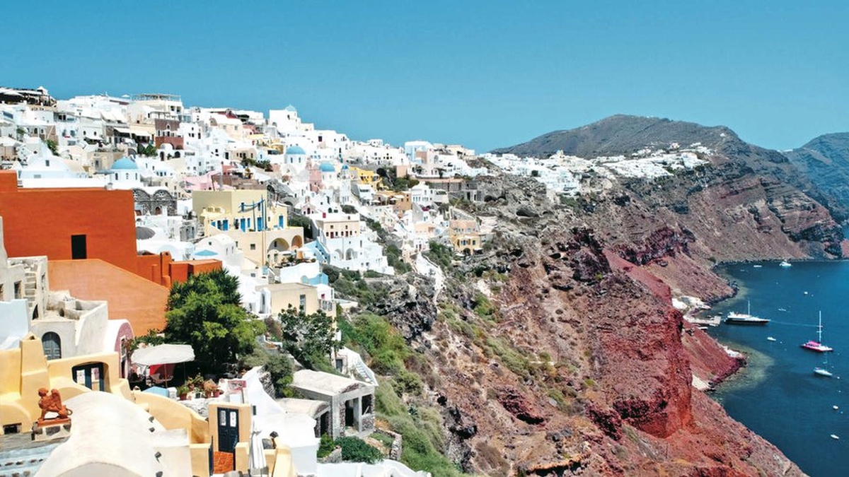 Santorini Halkı Turist Sayısına Sınırlama İstiyor