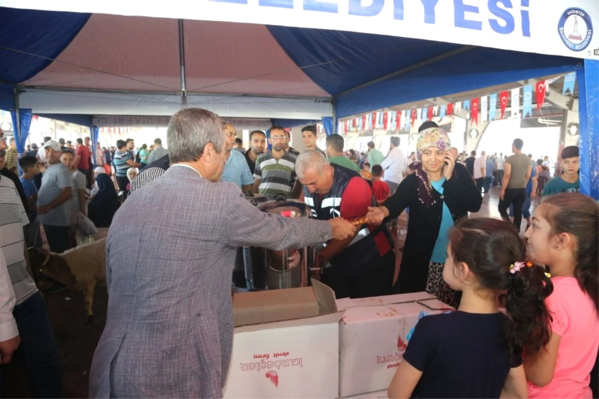 Tahmazoğlu, Kurban Kesim Yerlerini Gezdi