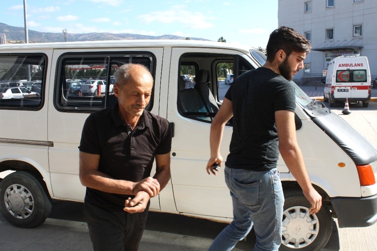 Tokat\'ta Acemi Kasaplar Hastanelere Akın Etti