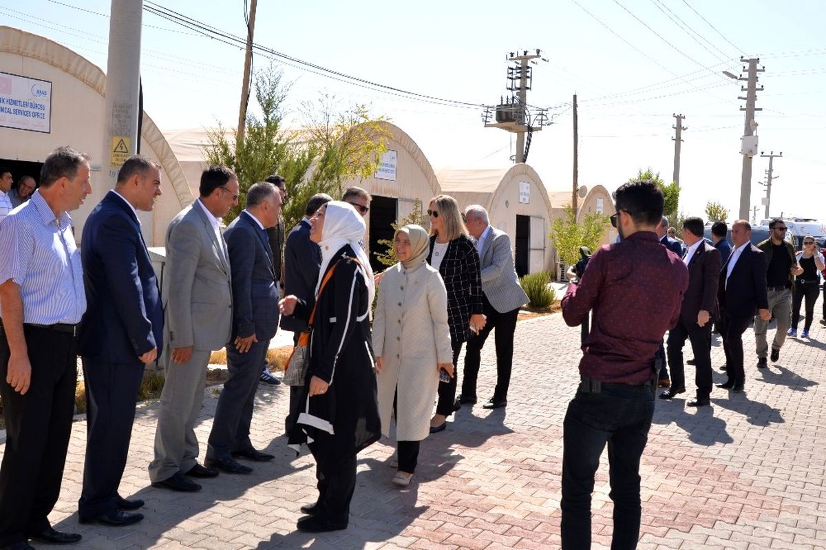 AK Parti Genel Başkan Yardımcısı Ravza Kavakçı Kan Midyat\'ta
